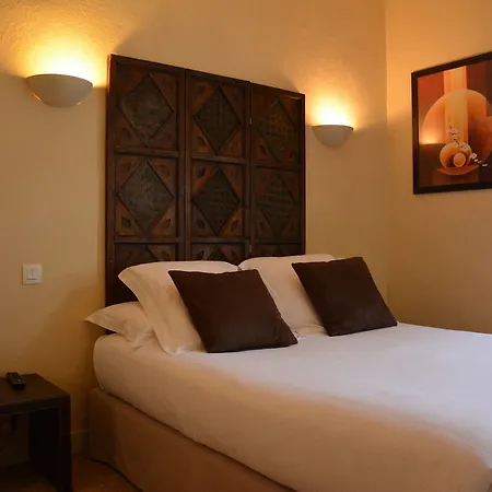 Logis La Closerie Hotel