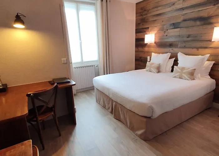 Logis La Closerie Отель