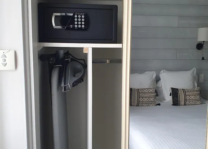 Отель Logis La Closerie Ла-Боль-Эскублак