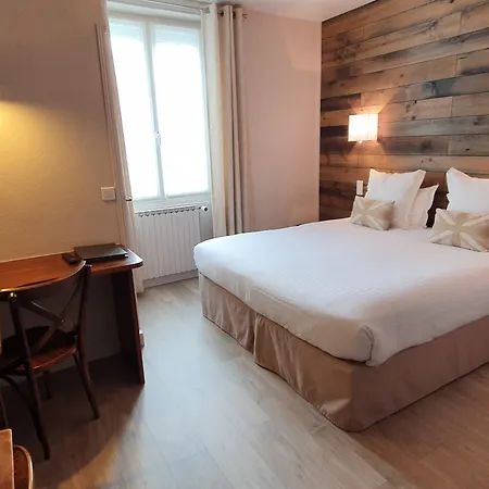 Logis La Closerie Hotel