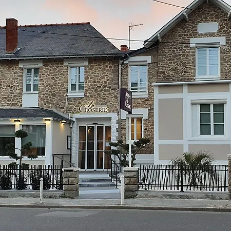 ホテル Logis La Closerie La Baule