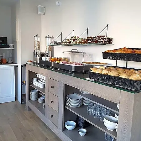 فندق Logis La Closerie 4*