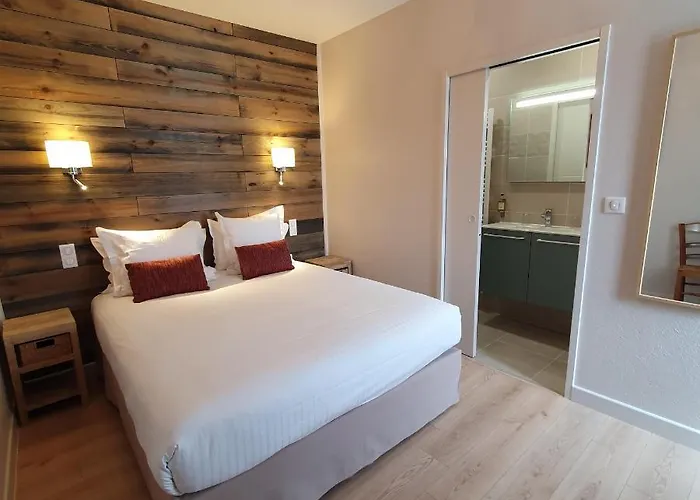 ホテル Logis La Closerie La Baule