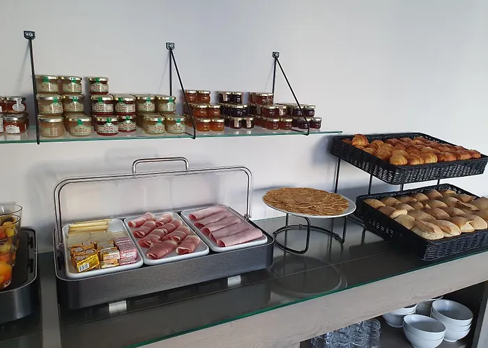 Logis La Closerie Hotel